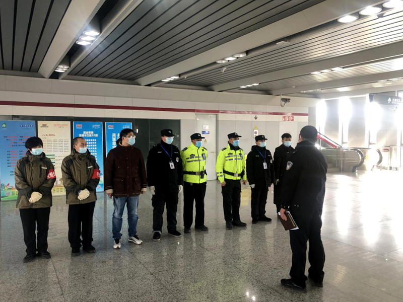 安保公司花橋軌道安檢中隊(duì)開(kāi)展反恐演練活動(dòng) (1).png