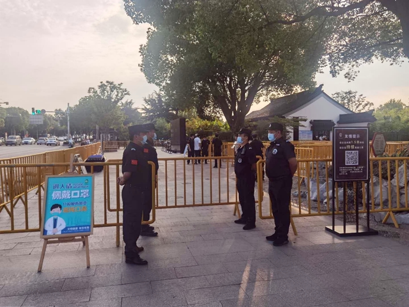 安保公司全力保障“亭林夜畫”夜游活動安保工作 (2)_副本.jpg
